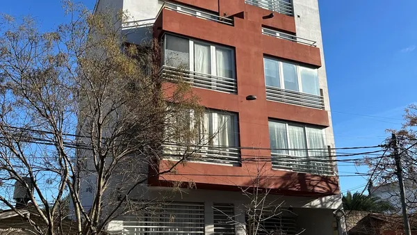 Departamento en Cornelio Saavedra al 100