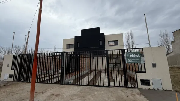 Casa en Venta Duplex Calle Resistencia , Ayres de Septiembre, Cipolletti