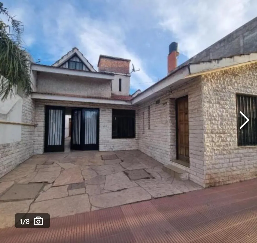 Casa en 27 de abril al 2700