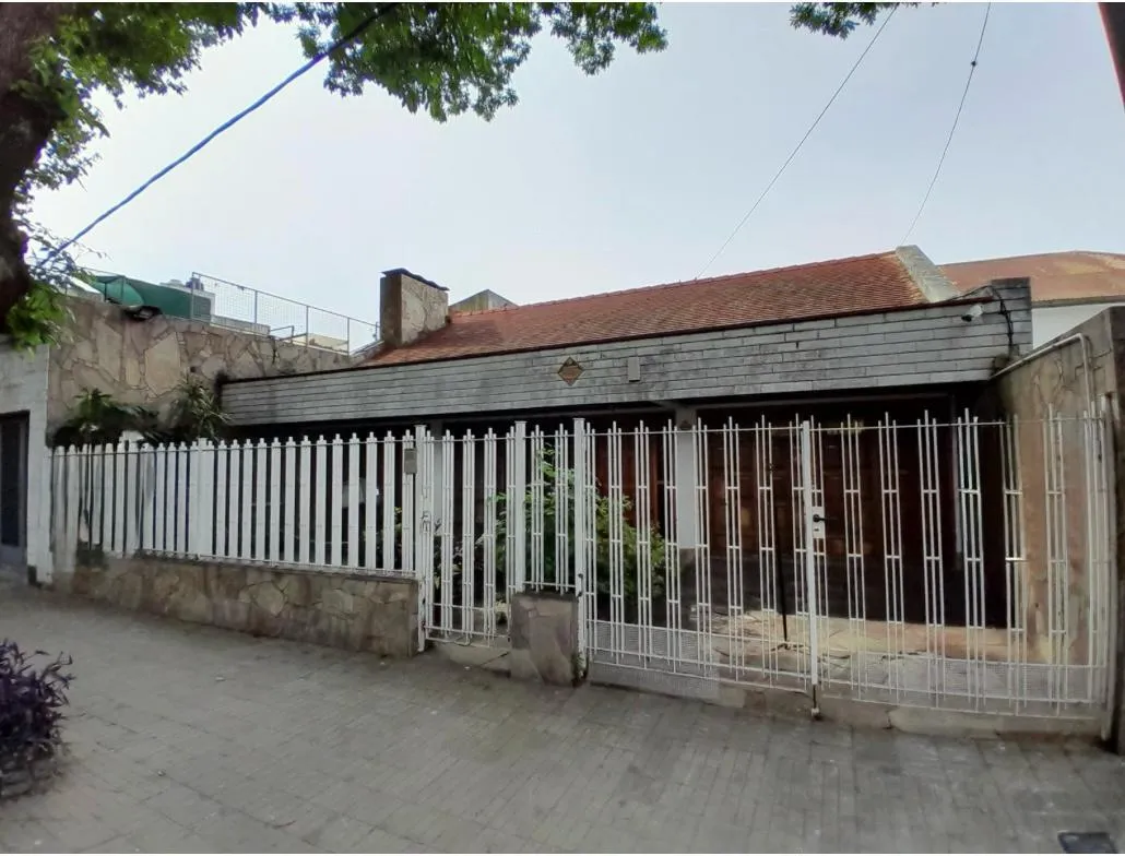 Casa en Lamadrid al 700