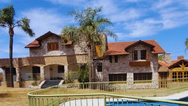 Casa en Menendez Pidal al 3533
