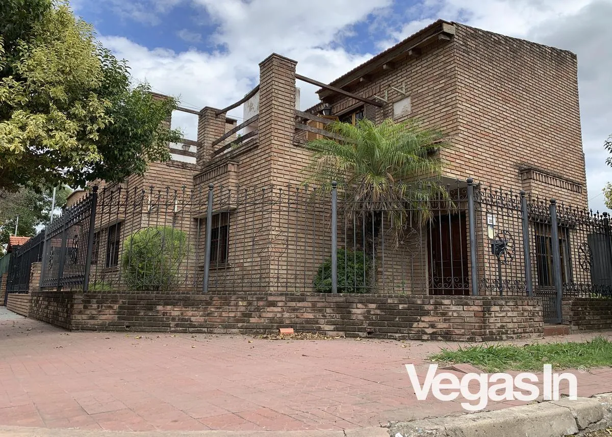 Casa en JARDIN - GARLOT 2909 - TERRAZA CON ASADOR!