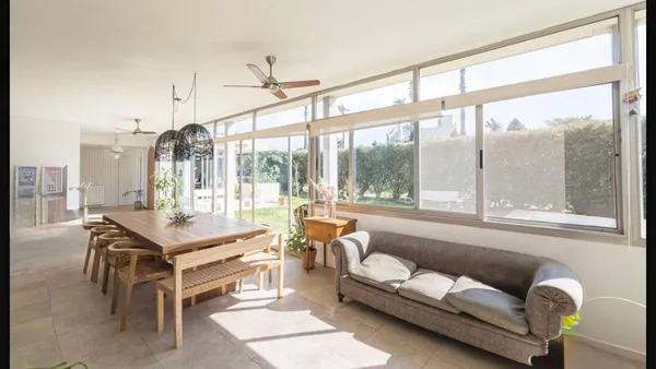 Casa en Av. Fuerza Aerea 2350