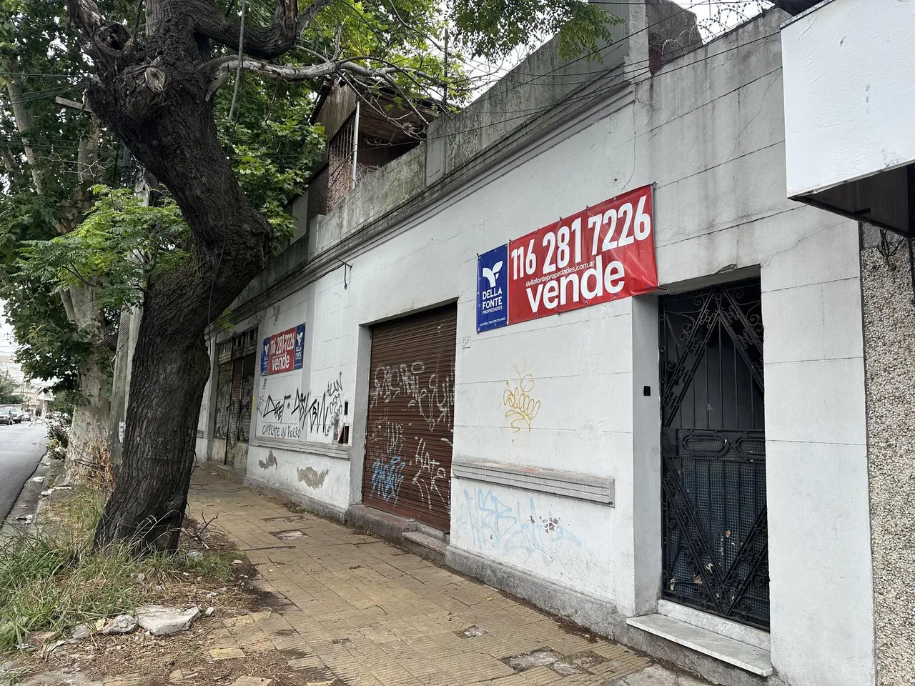 Terreno en Hipolito Yrigoyen al 5300