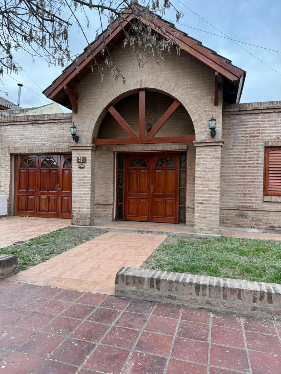 Casa en Leon Schneider al 4200
