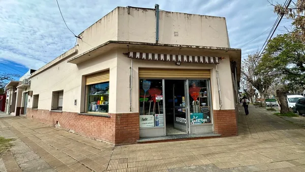 Local Comercial en Juan Leon 86 esquina San Martín