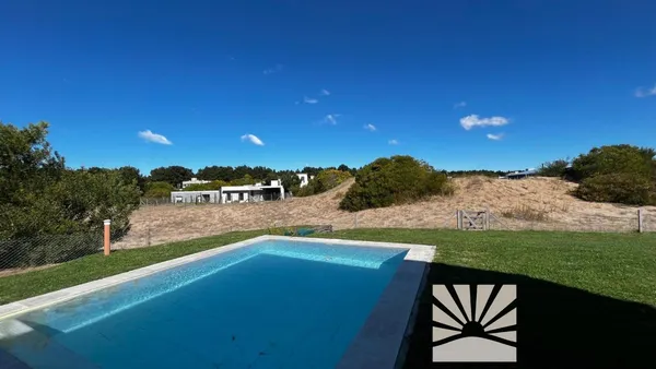 Casa en Senderos IV al 300