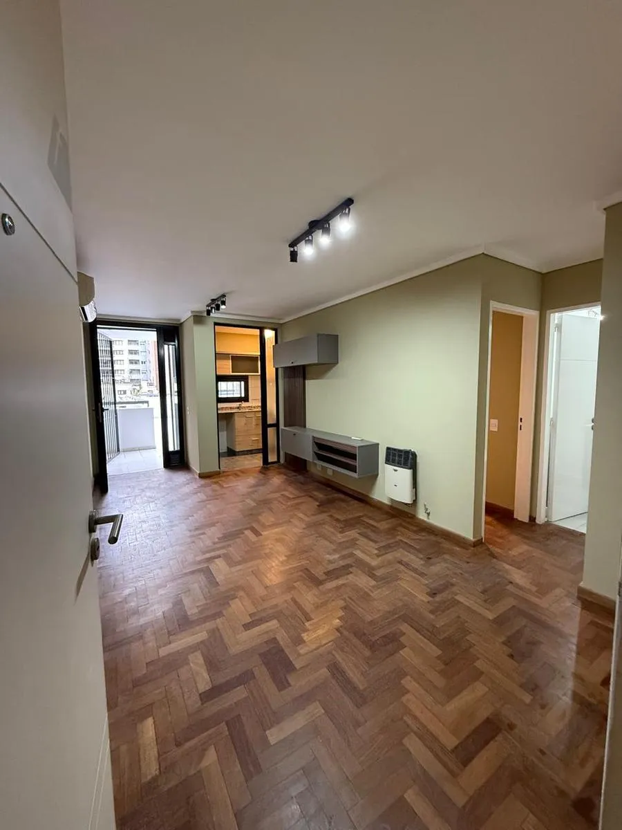 Departamento en Indepedencia al 800