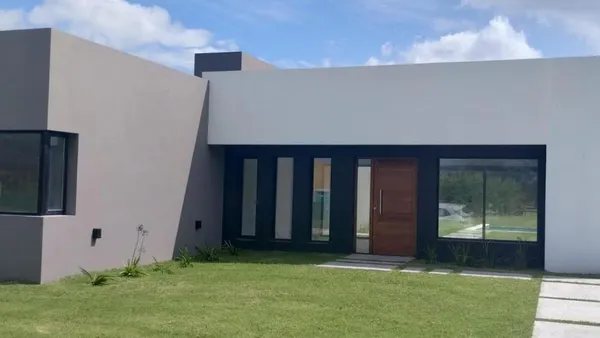 Casa en Av. Atlantida, B7600 Santa Clara del Mar, Provincia de Buenos Aires, Argentina, Santa Clara Del Mar, Buenos Aires, Argentina.