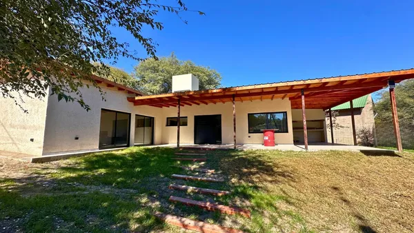 Casa en Walter Dotzauer al 1000