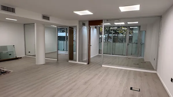 Oficina en Migueletes al 1200