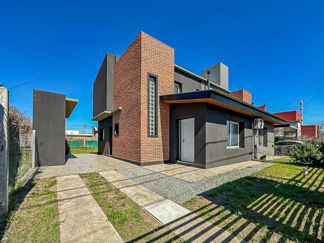 Casa en El Nogal al 6100