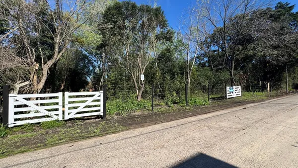 Terreno en Los Eucaliptus al 400