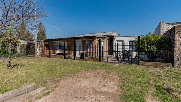 Casa en Los Pumas al 2600