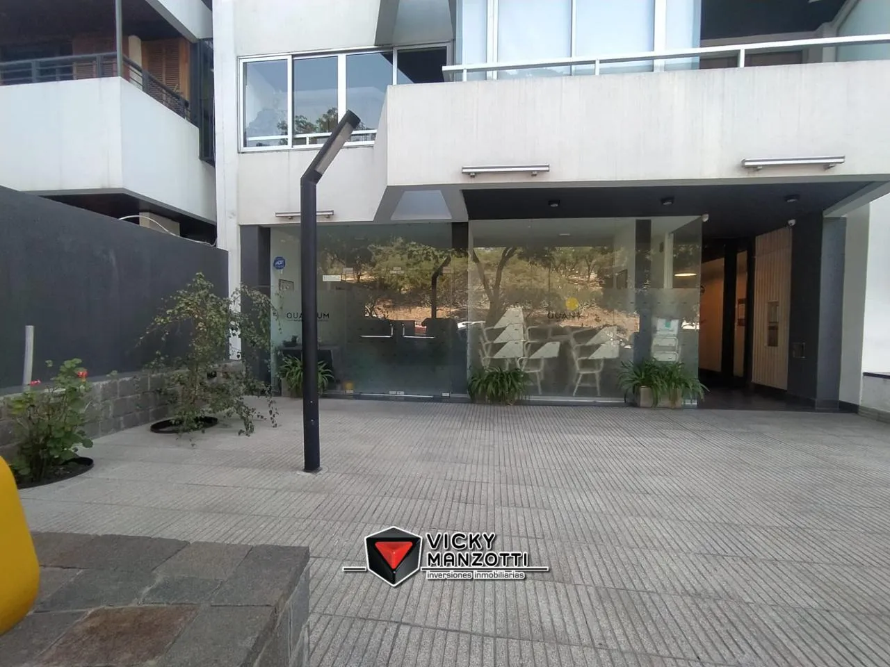 Local Comercial en Poeta Lugones al 100