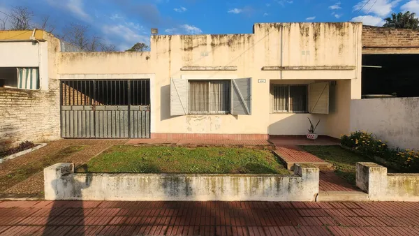 Casa en Santa Rita, Champagnat al 600