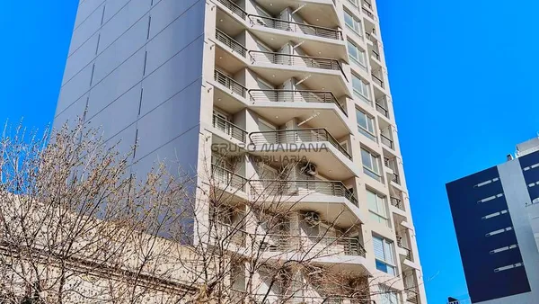 Departamento en Estomba al 600