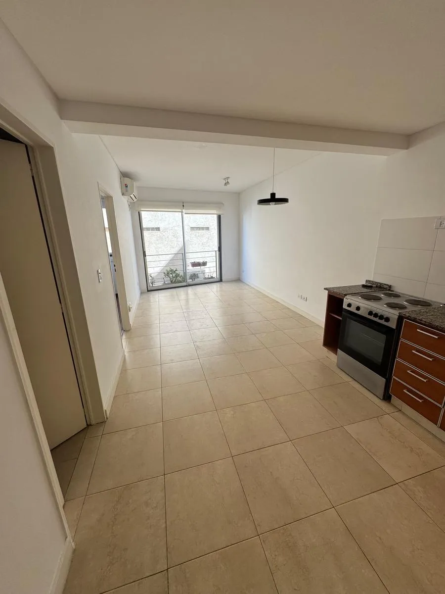 Departamento en Dr. Rómulo Naón al 3700