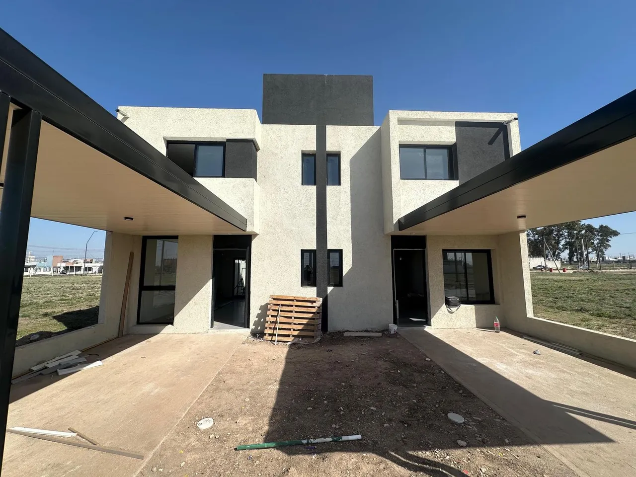 Casa en DUPLEX EN VENTA A ESTRENAR EN CUESTAS DE MANANTIALES