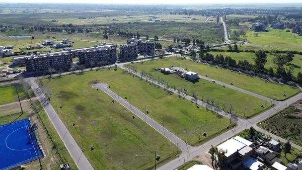 Terreno en Los cardenales al 9300