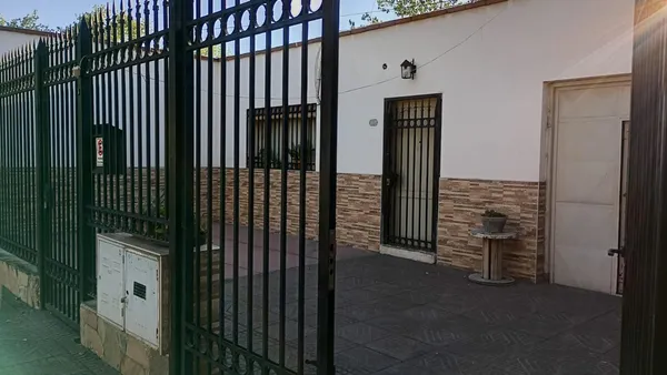 Casa en Victoria y Godoy Cruz al 1300