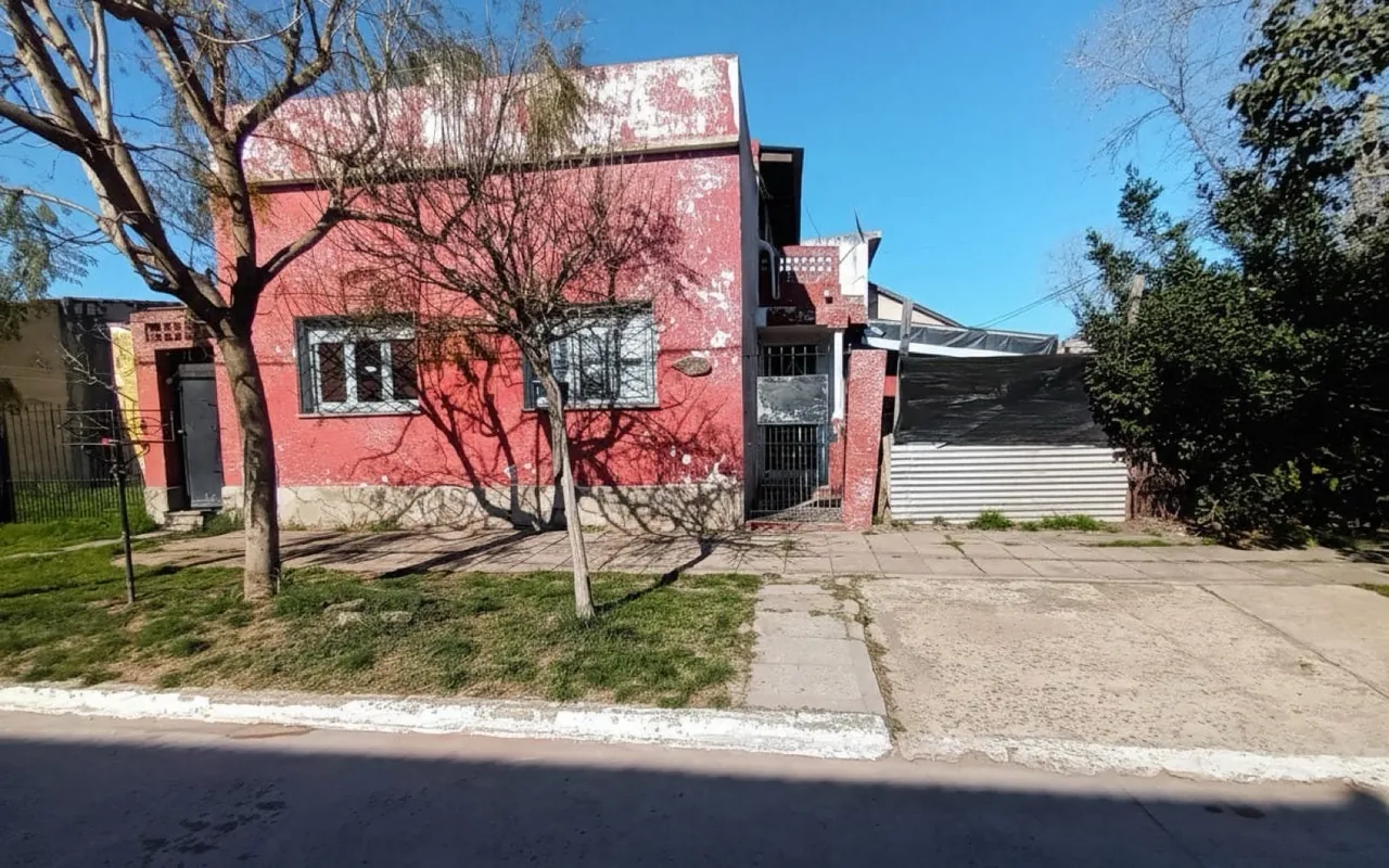 Casa en Campillo al 600