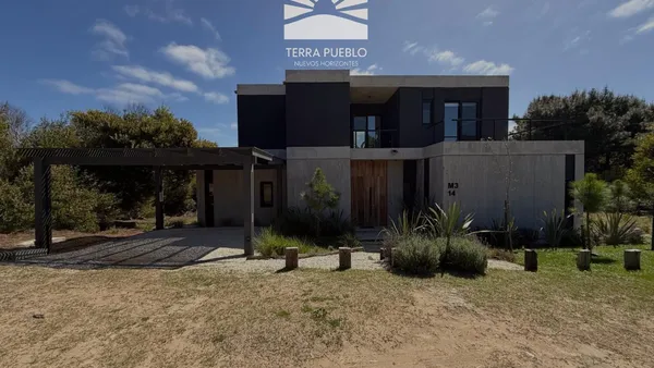 Casa en Maritimo III al 99