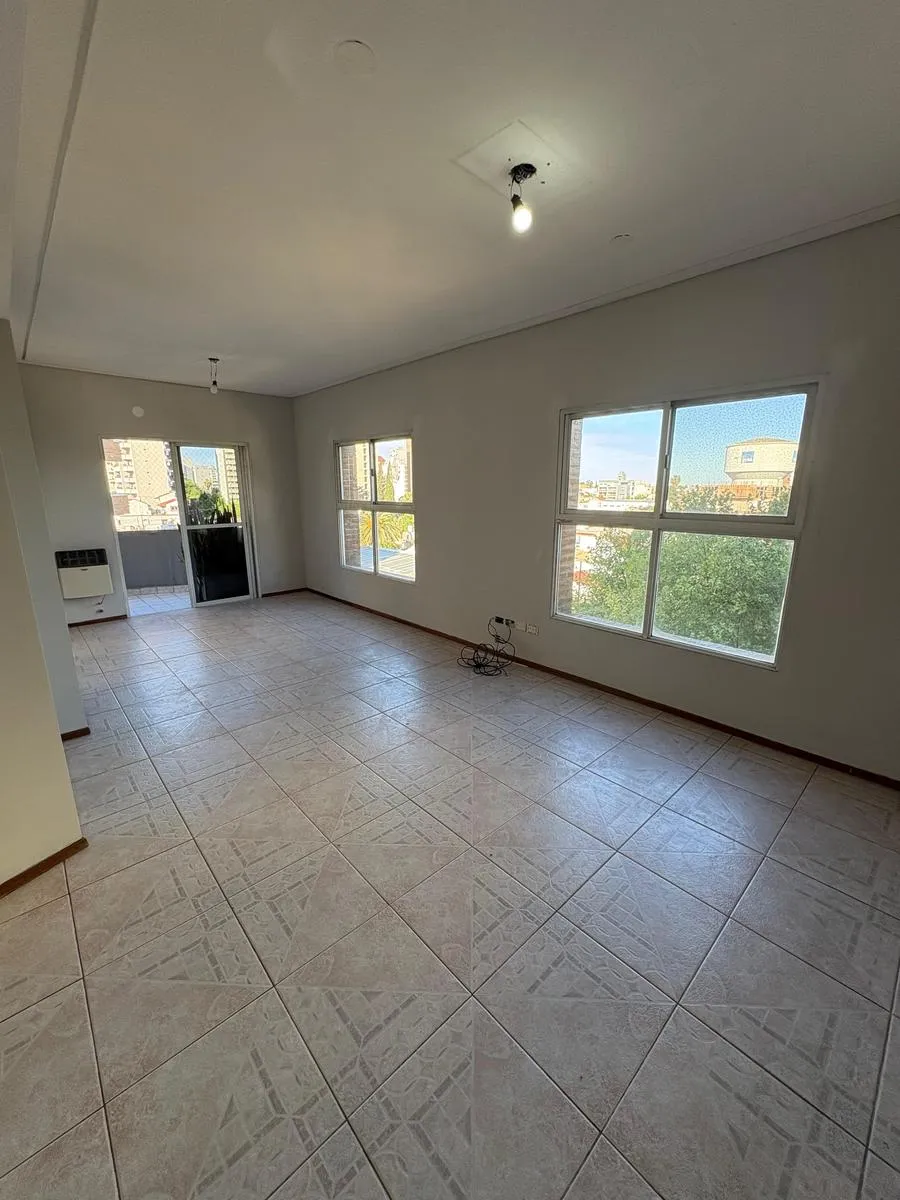 Departamento en ONCATIVO al 2300