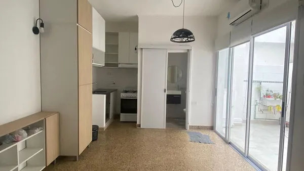 Departamento en monoambiente con patio en 55 e/ 7 y 8