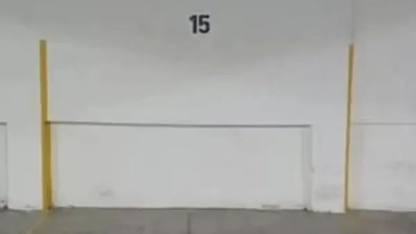 Cochera en 12 entre 41 y 42