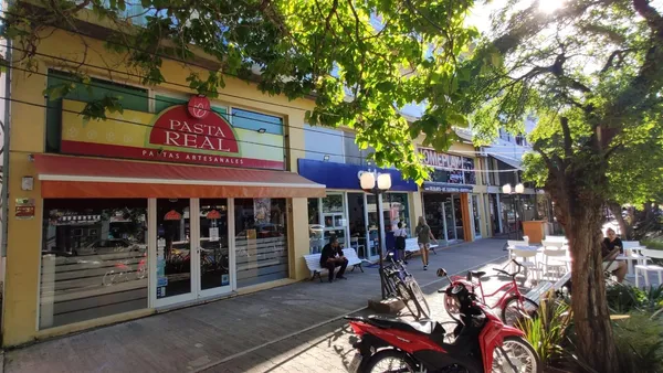 Local Comercial en SE VENDE FONDO DE COMERCIO /FABRICA DE PASTAS ARTESANALES CON CLIENTELA 19 AÑOS