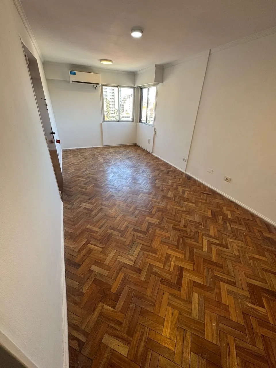 Departamento en Hipólito Irigoyen 93