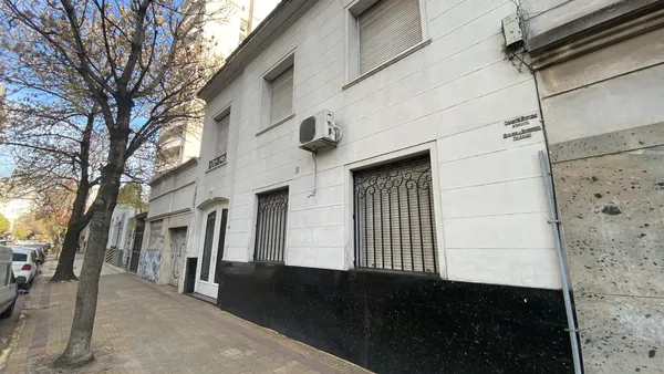 Casa en CASA EN VENTA 3 DORMITORIOS 10 E/ 43 Y 44 al 500