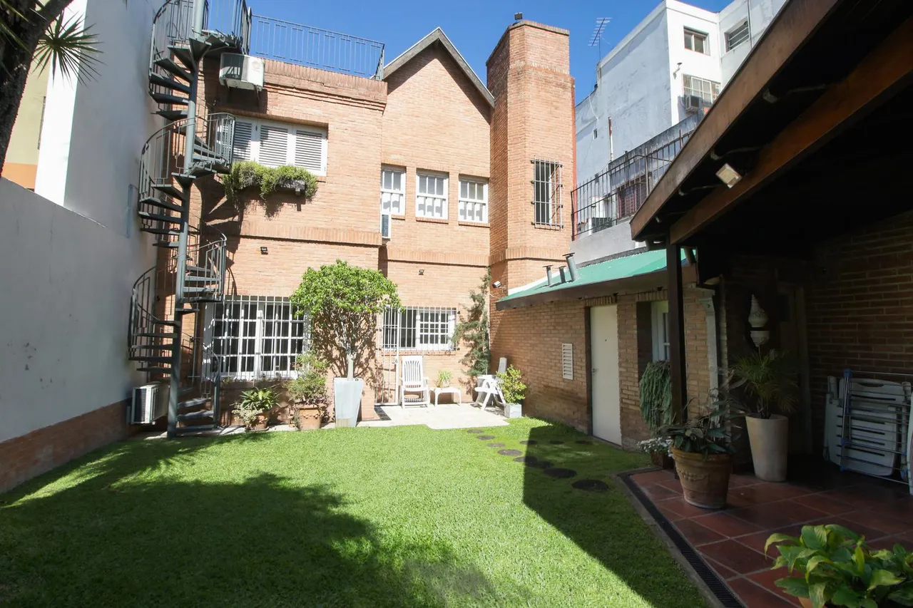 Casa en emilio lamarca al 3800