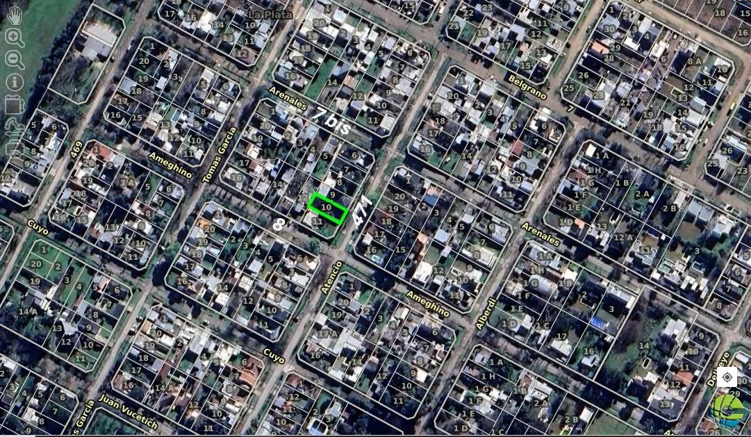 Terreno en 471 e/ 7bis y 8