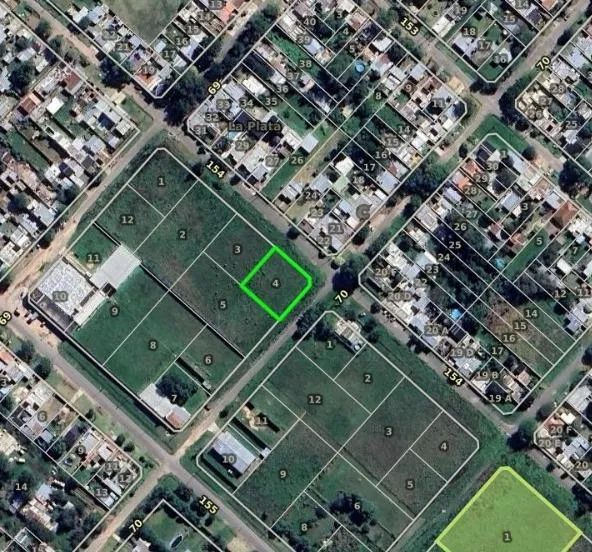 Terreno en 154 y 70 Esquina