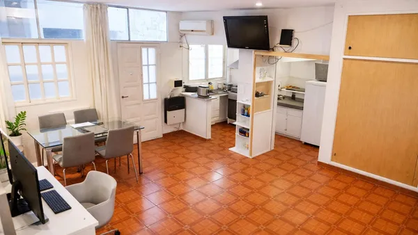 Departamento en Gascon al 1200