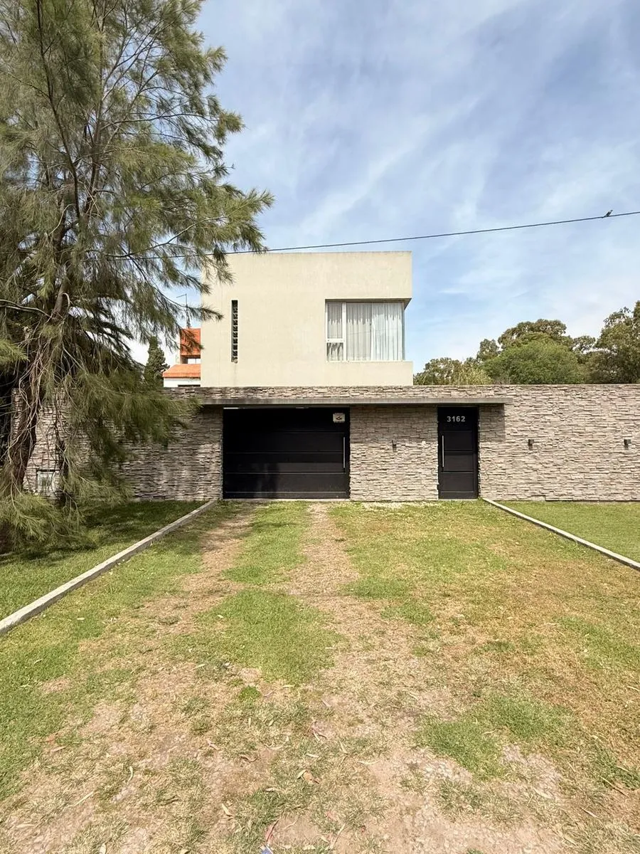 Casa en 9 e/ 58 y 60 Villa Del Plata casco