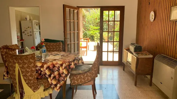 Casa en 24 e/ 21 y 23