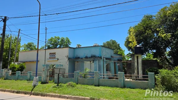 Casa en Perón y Cabral