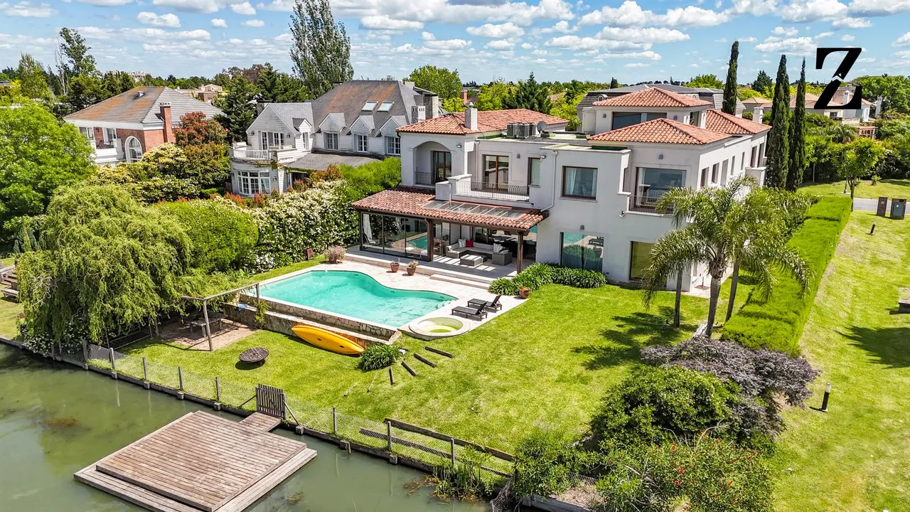 Casa en Avenida de los Lagos al 3100