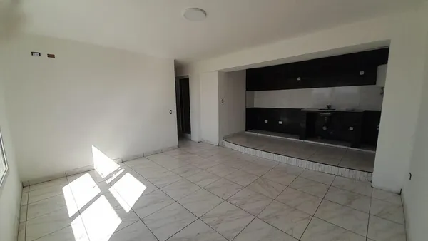 Departamento en Champagnat al 2500