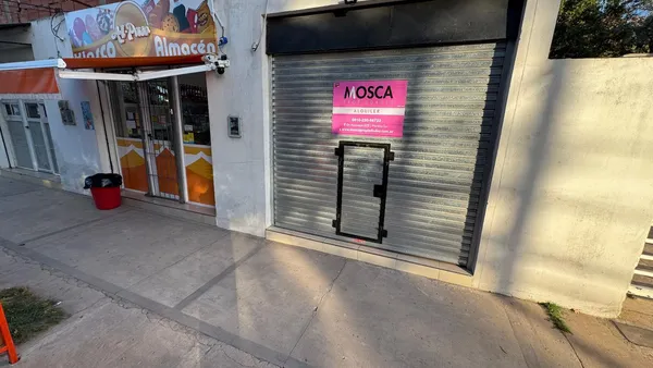 Local Comercial en Centenario al 1000
