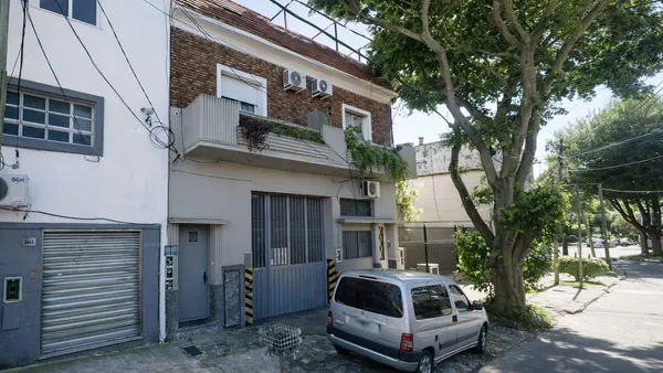 Oficina en agustin alvarez al 3500