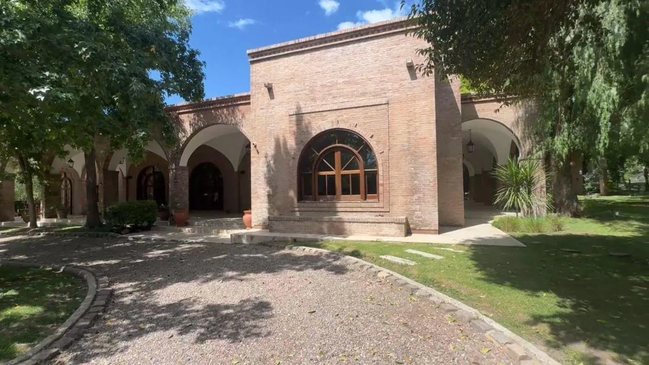 Casa en Calle Darragueria y Callejón Maggis