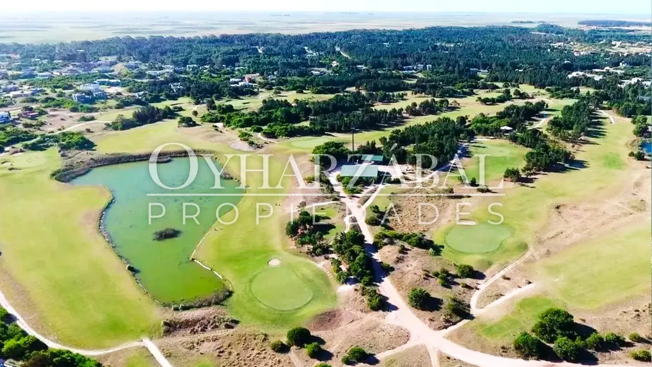 Terreno en Costa esmeralda , Golf II.