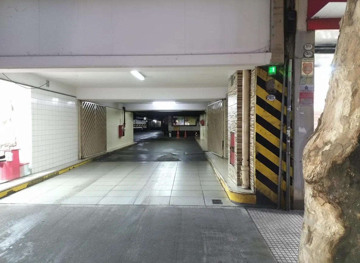 Cochera en Avenida Santa Fe al 2800