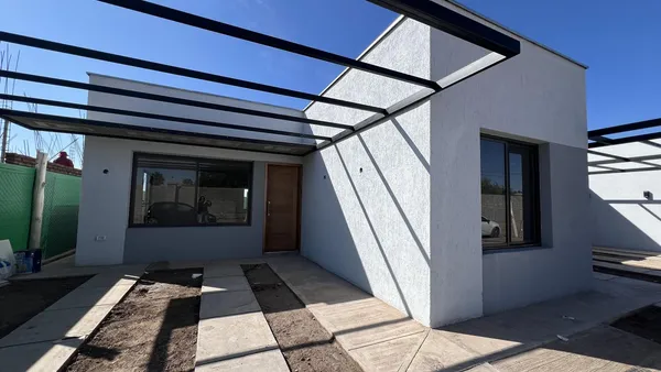 Casa en Barrio Pinar del Sol IX