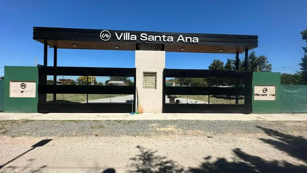 Terreno en Barrio con portón - San Jose entre Bussolini y Santa Ana