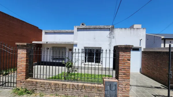 Casa en san José al 900